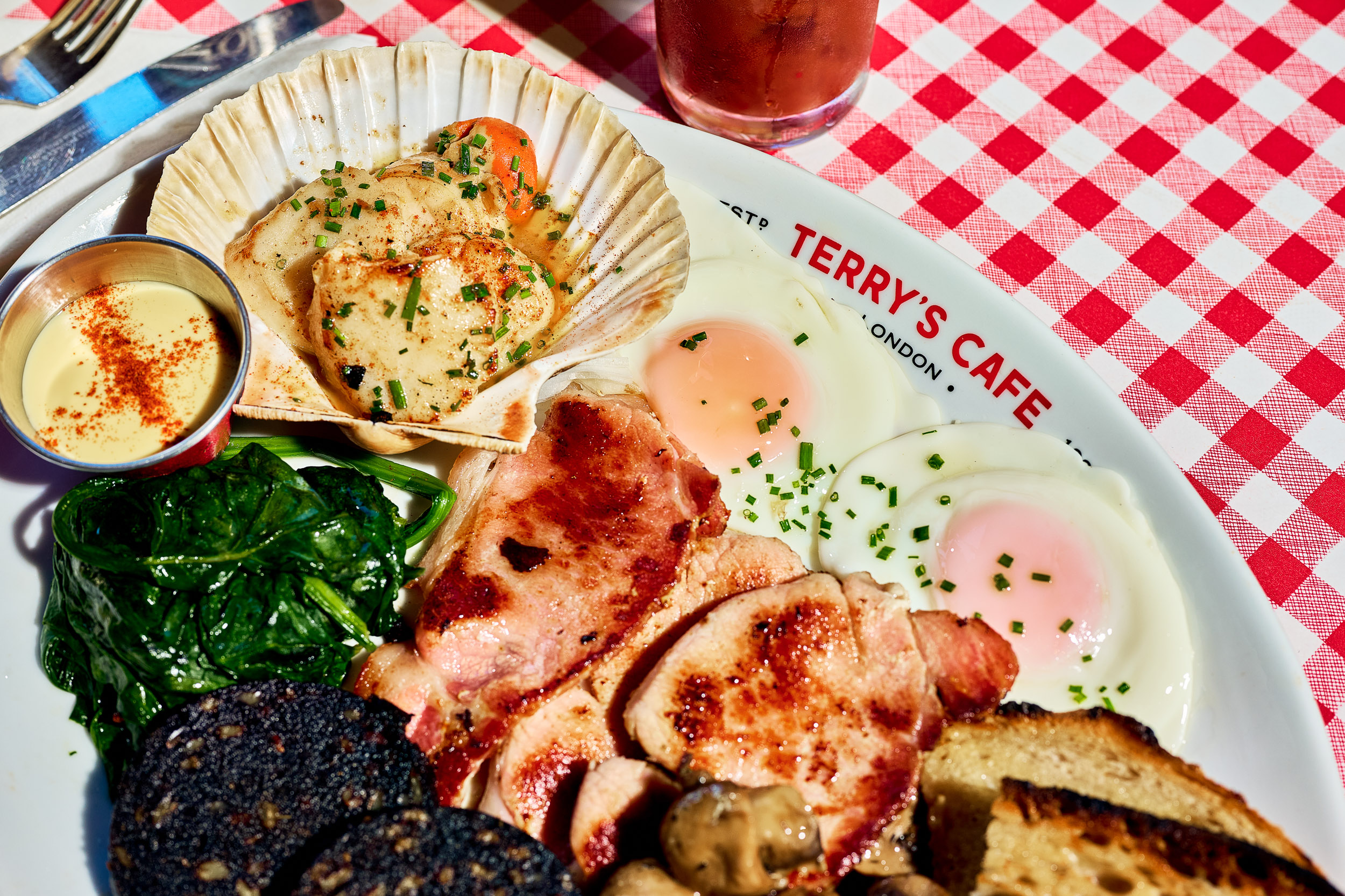 Terry's Cafe English Breakfast Crockery design photo